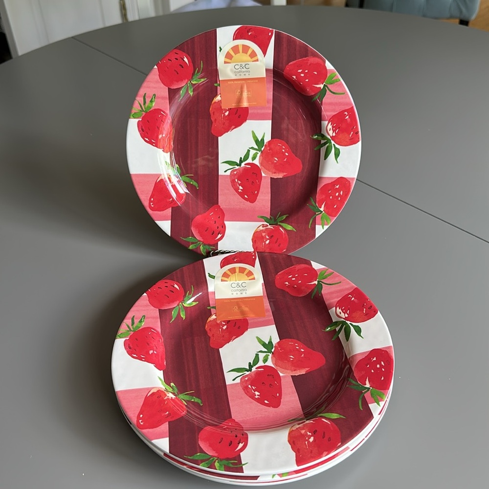 NWT C&C California Home  Strawberry Patterned Dinner Plates Set of 4